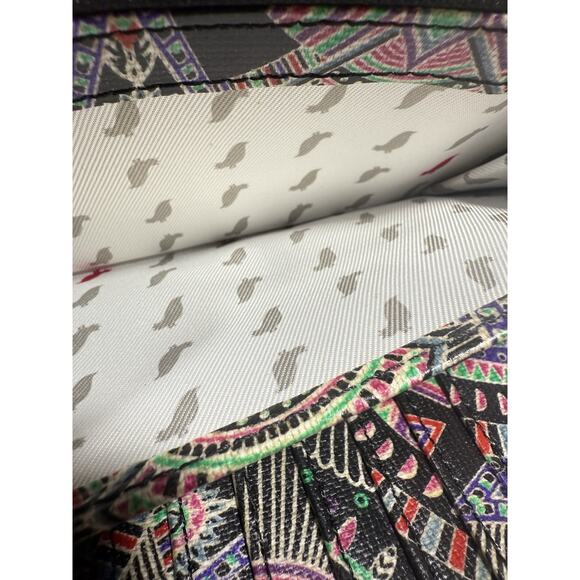 Sakroots Wallet Zip Around Artist Circle Black Multi Color Llama Mandala NWOT - Picture 9 of 14